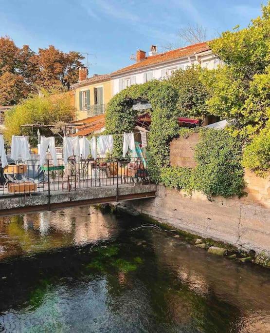 La Loge Familiale: 110m2, Place Rose Goudard, Ac * LʼIsle-sur-la-Sorgue