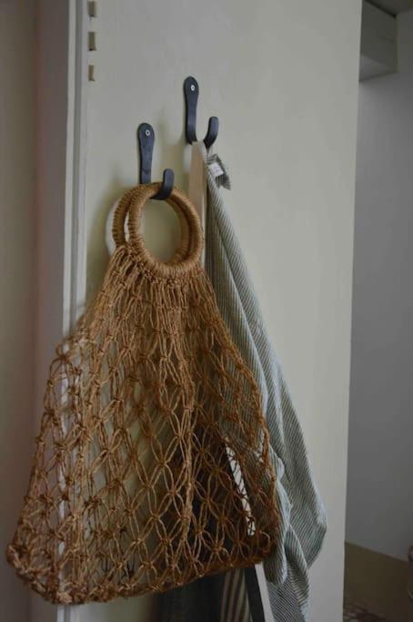 La Loge Familiale: 110m2, Place Rose Goudard, Ac Apartment